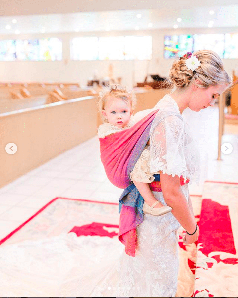 Bride Wore Her Toddler Down The Aisle — Here Are The Beautiful Photos